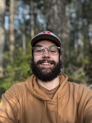 Cody, founder of Sergio, with 16 years of window cleaning experience